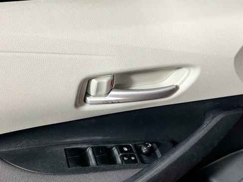 Used 2020 Toyota Corolla LE FWD image 16
