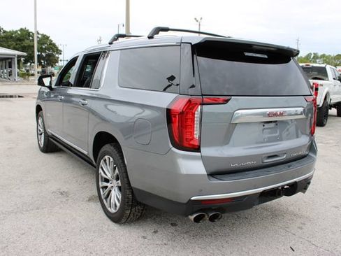 Used 2021 GMC Yukon XL Denali w/ Denali Premium Package AWD/4WD image 8