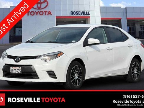 Used 2016 Toyota Corolla LE FWD image 1