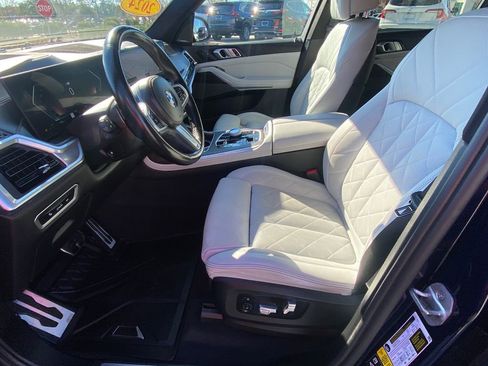 Used 2024 BMW X7 xDrive40i w/ Executive Package image 32