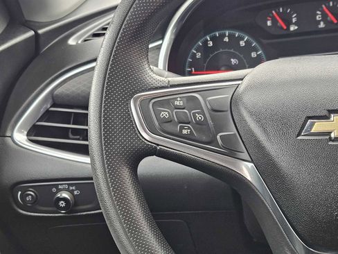 Used 2021 Chevrolet Malibu LT image 27