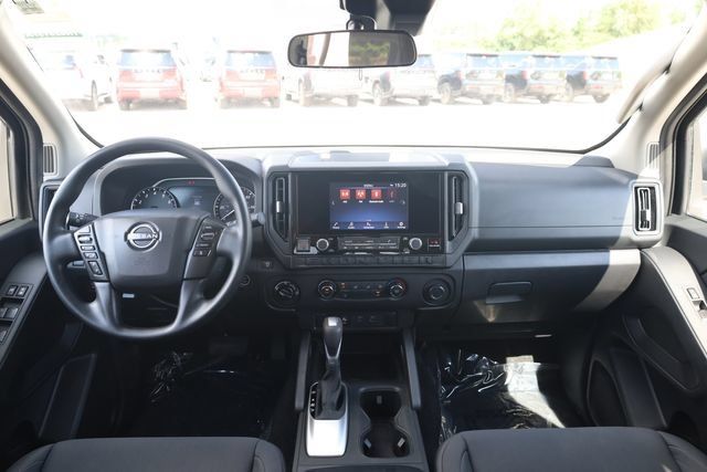 Used 2025 Nissan Frontier S AWD/4WD image 13