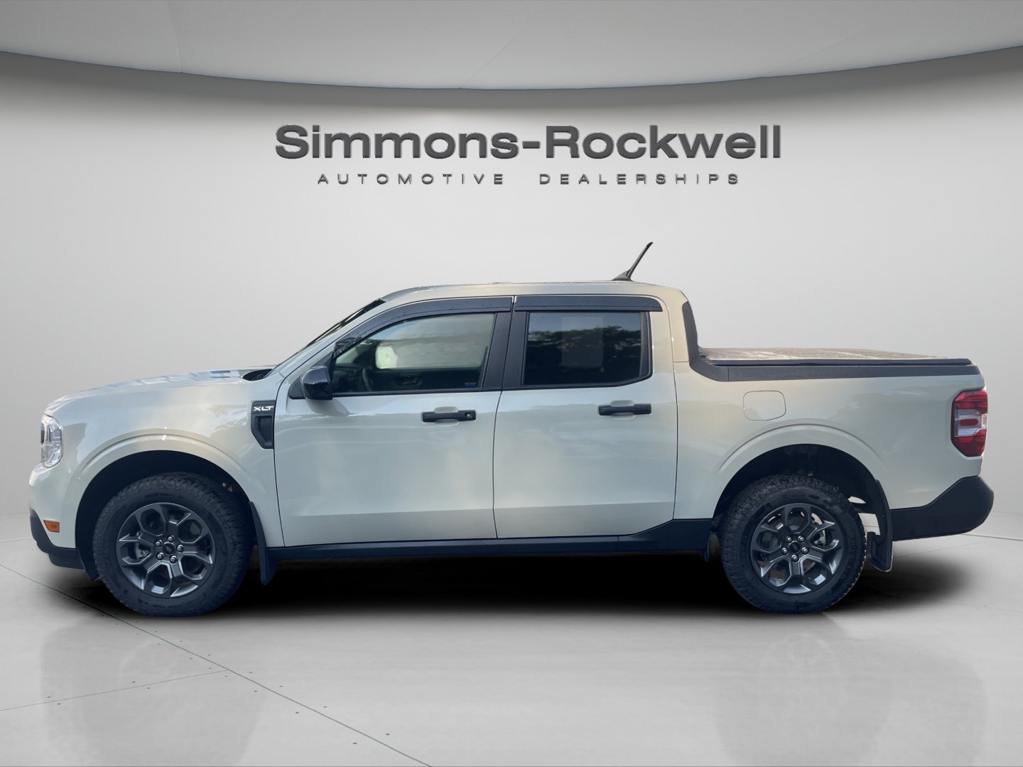 Used 2024 Ford Maverick XLT w/ XLT Luxury Package FWD image 2