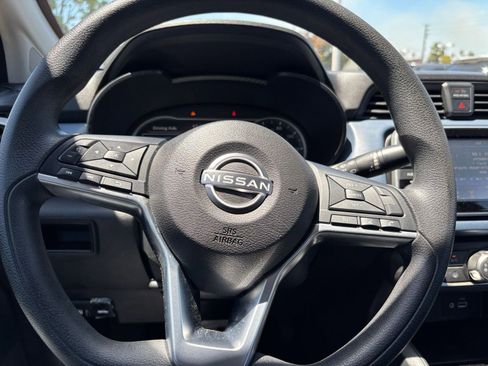 Used 2025 Nissan Versa SV FWD image 27