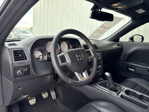 Used 2013 Dodge Challenger R/T image 14