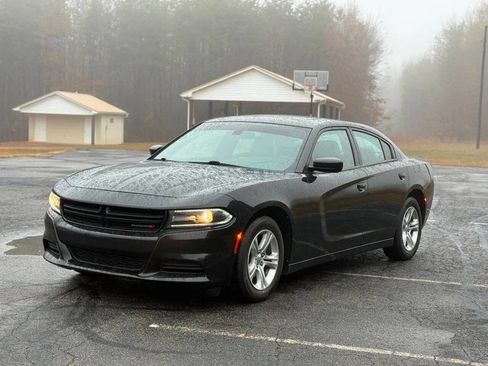 Used 2020 Dodge Charger SXT w/ Leather Interior Group image 8
