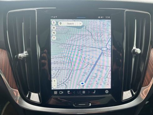 Used 2025 Volvo V60 B5 Cross Country Plus image 22