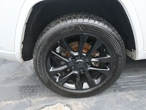 Used 2019 Jeep Grand Cherokee Altitude image 41