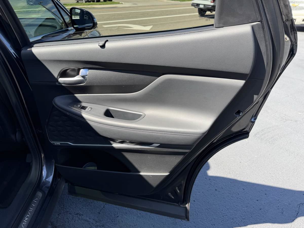 Used 2020 Hyundai Santa Fe Limited AWD/4WD image 17