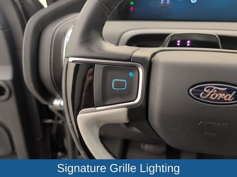 Used 2025 Ford Expedition Platinum w/ Platinum Ultimate Package AWD/4WD image 38