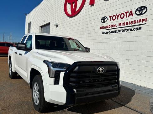 New 2025 Toyota Tundra SR image 3