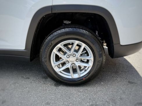 New 2026 Jeep Grand Cherokee Laredo X AWD/4WD image 16