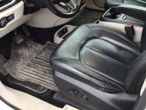 Used 2019 Chrysler Pacifica Touring-L Plus w/ Advanced Safetytec Group image 6