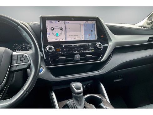 Used 2021 Toyota Highlander Platinum image 9