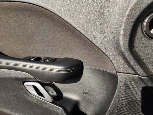 Used 2022 Dodge Challenger SXT image 23