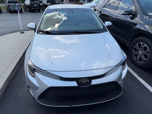 Used 2021 Toyota Corolla LE image 6