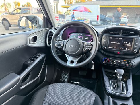 Used 2024 Kia Soul LX image 22
