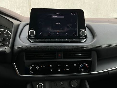 Used 2023 Nissan Rogue S image 26