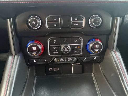 Used 2021 Chevrolet Suburban RST RWD image 20