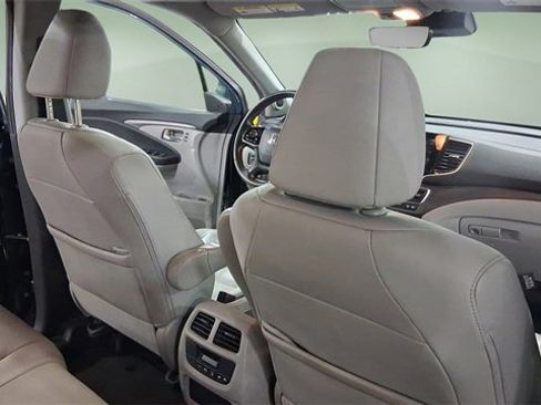 Used 2021 Honda Pilot Special Edition image 16