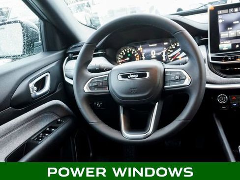 Used 2023 Jeep Compass Latitude image 9