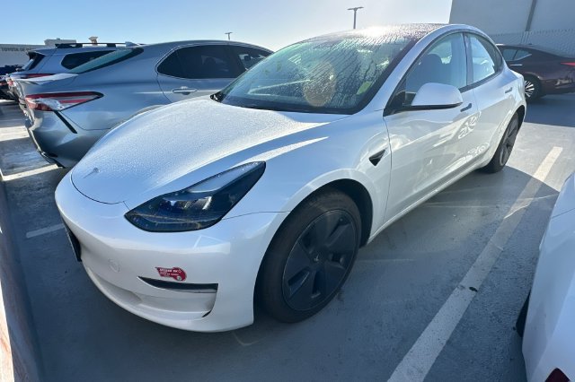 Used 2023 Tesla Model 3 Standard Range RWD image 2