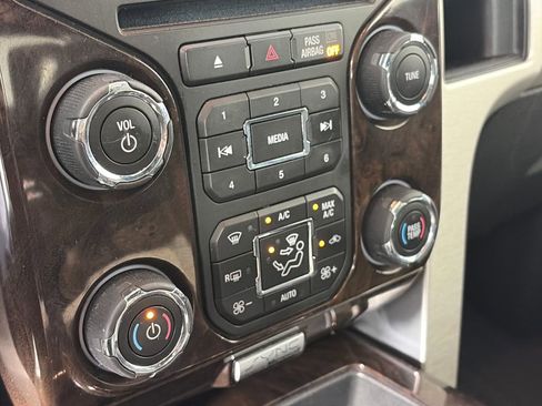 Used 2014 Ford F150 Platinum image 21