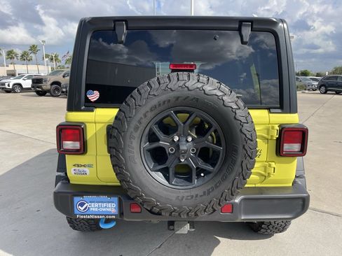 Used 2024 Jeep Wrangler Unlimited image 4