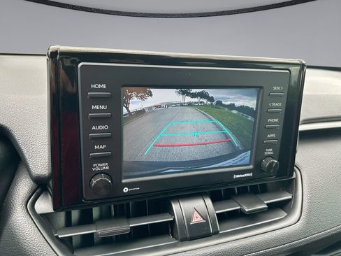 Certified 2021 Toyota RAV4 XLE FWD image 24