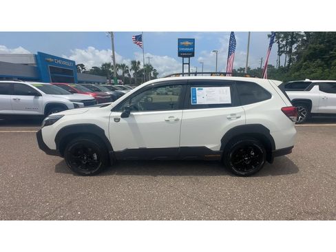 Used 2025 Subaru Forester Wilderness w/ Convenience Package AWD/4WD image 5