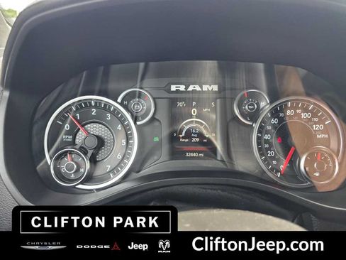 Used 2022 RAM 1500 Big Horn AWD/4WD image 24