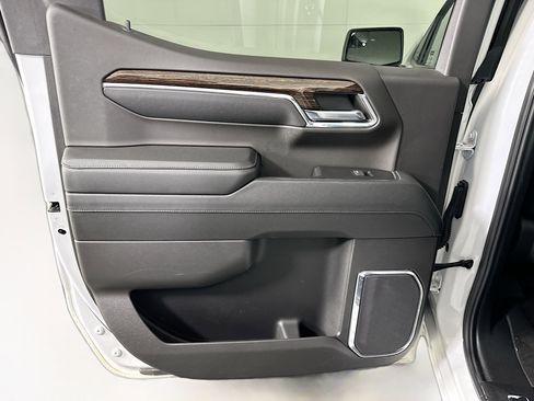 Used 2024 GMC Sierra 1500 Elevation image 25