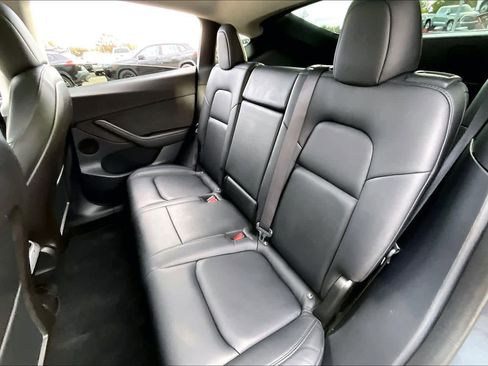 Used 2020 Tesla Model Y Long Range image 20