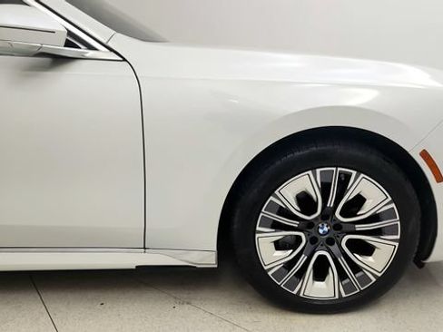 Used 2023 BMW i7 xDrive60 AWD/4WD image 21