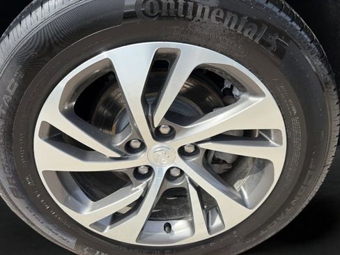 Used 2021 Buick Envision Essence image 22