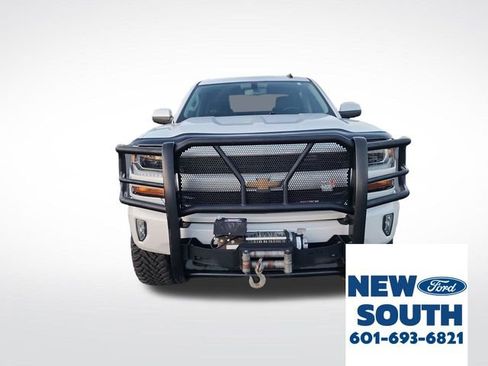 Used 2018 Chevrolet Silverado 1500 LT w/ All Star Edition image 8