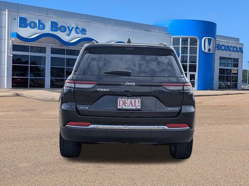 Used 2023 Jeep Grand Cherokee Limited w/ Luxury Tech Group II image 4