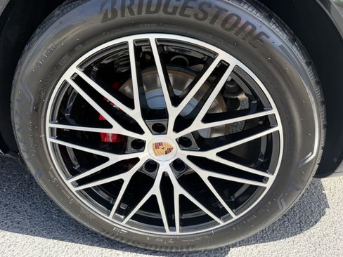 Certified 2026 Porsche Cayenne S AWD/4WD image 8