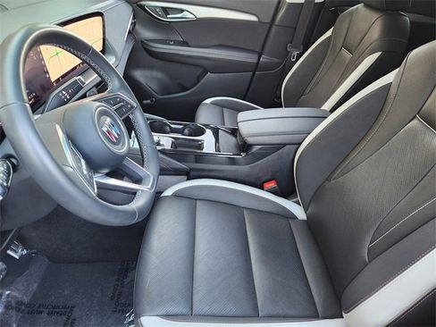 Certified 2025 Buick Envision Sport Touring image 9