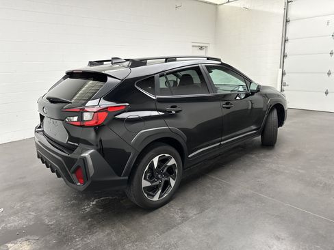 Used 2024 Subaru Crosstrek 2.5i Limited w/ Crosstrek Mirror Package AWD/4WD image 9