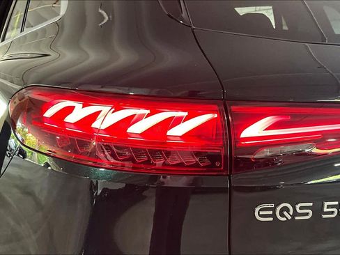 Used 2023 Mercedes-Benz EQS 580 4MATIC SUV image 28