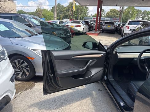 Used 2022 Tesla Model 3 Long Range AWD/4WD image 7