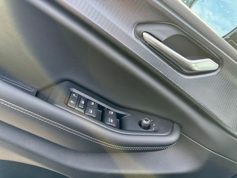 New 2025 Jeep Grand Cherokee Altitude image 11