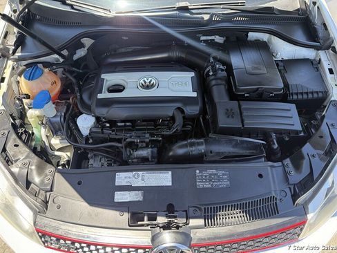 Used 2011 Volkswagen Golf 2-Door FWD image 17