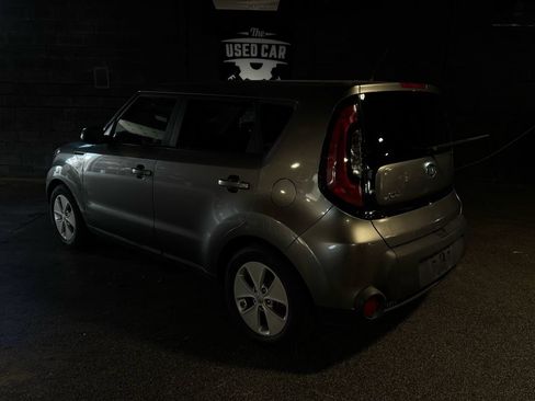 Used 2016 Kia Soul FWD image 4