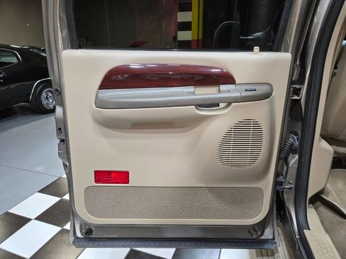 Used 2004 Ford Excursion Limited image 99