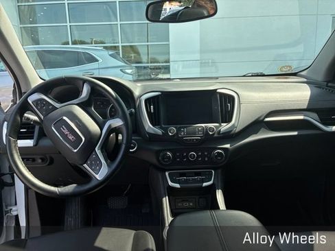 Used 2023 GMC Terrain SLT w/ Tech Package FWD image 13