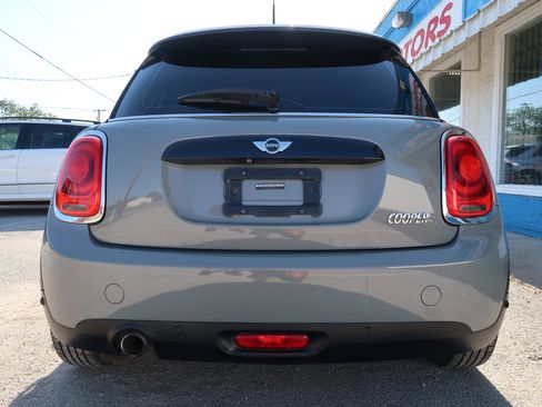 Used 2018 MINI Cooper 2-Door Hardtop FWD image 10