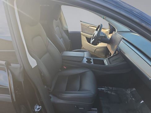 Used 2024 Tesla Model Y Long Range image 21