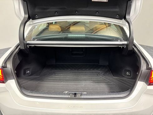 Used 2024 Lexus ES 300h w/ Technology Package FWD image 32